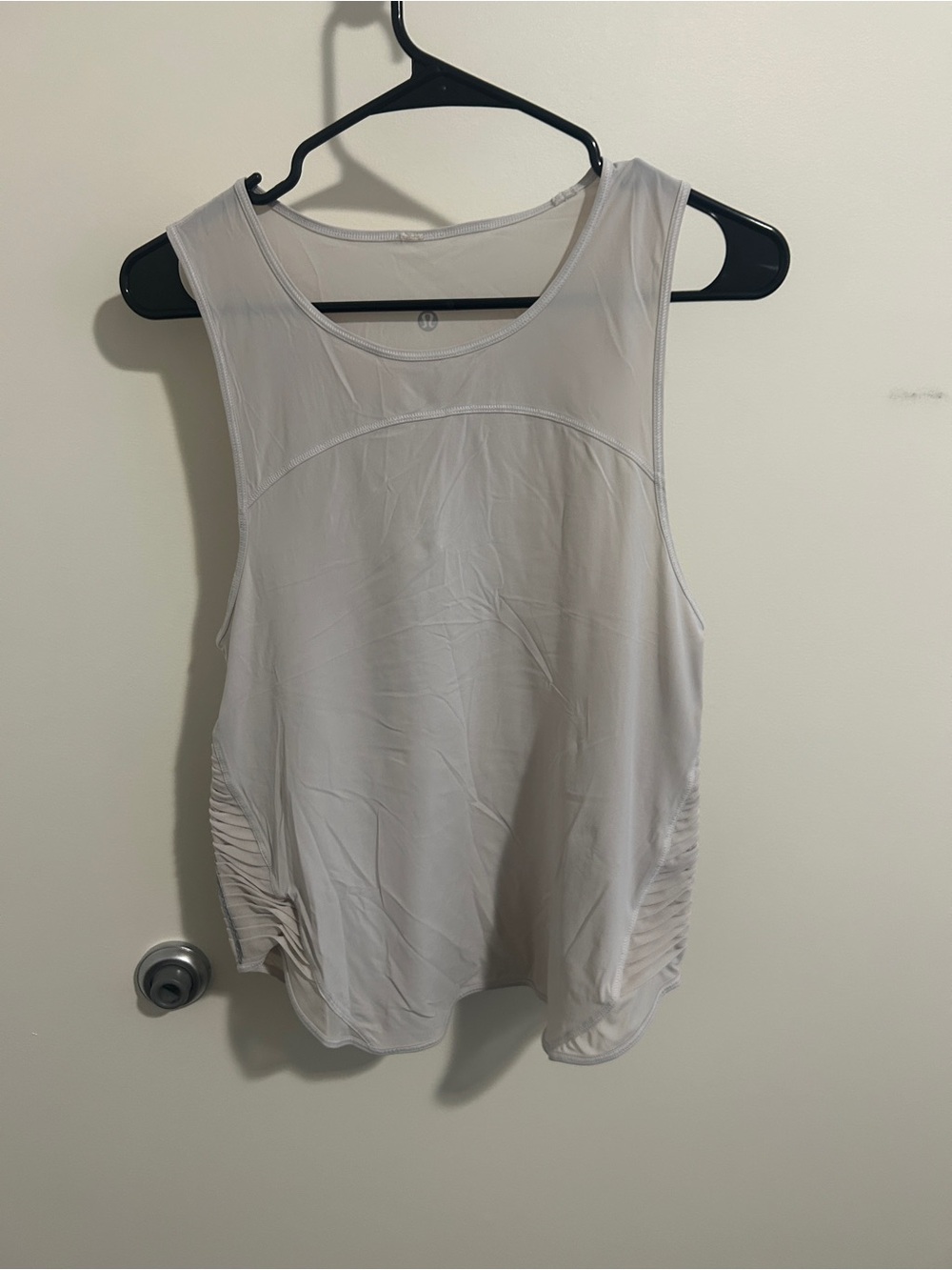 lululemon athletica Women’s Light Gray Sleeveless Workout Tank - MEDIUM